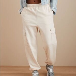 American Eagle Fleece‎ Baggy Cargo Jogger Sz M Beige Unisex NWT IN PACKAGING